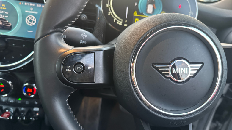 MINI Hatchback 1.5 Cooper Exclusive 3dr Petrol Hatchback